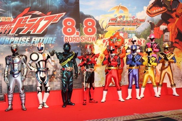 仮面ライダードライブとニンニンジャーたち