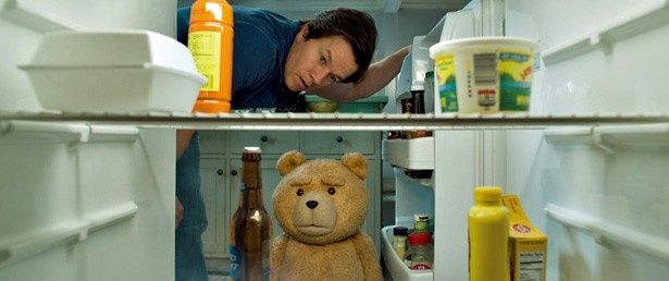 テッドとジョンが冷蔵庫を開けるとそこにはビールが…