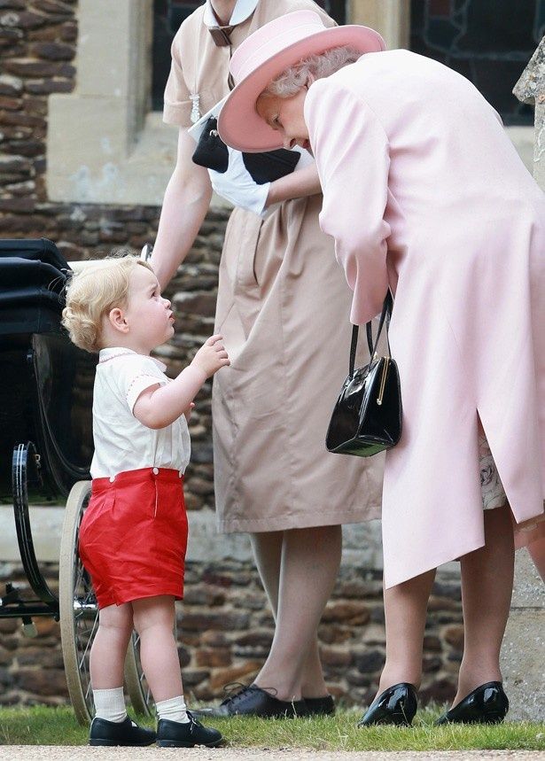 エリザベス女王のことを、父ウィリアム王子と同じようにおばあちゃん(Granny)と呼んでいるらしいジョージ王子