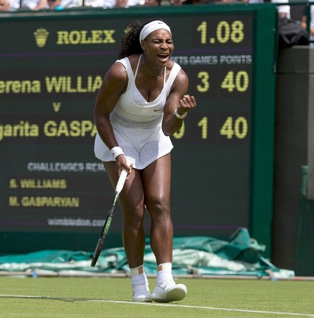 ウィンブルドンの女子シングルスで優勝したセリーナ・ウィリアムズ