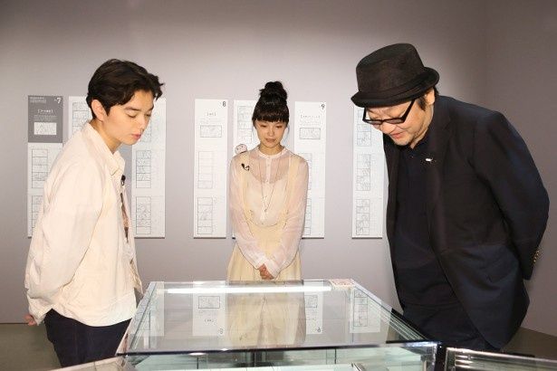 宮崎あおいや染谷将太、細田守監督が「バケモノの子」展を訪問