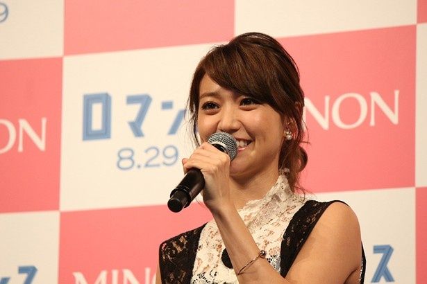 AKB48卒業後初の主演作『ロマンス』のプレミアに出席した大島優子