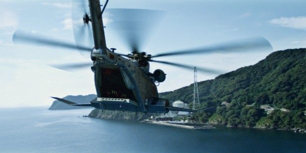 自衛隊用超巨大ヘリ『ビッグB』のハイジャック事件が勃発！