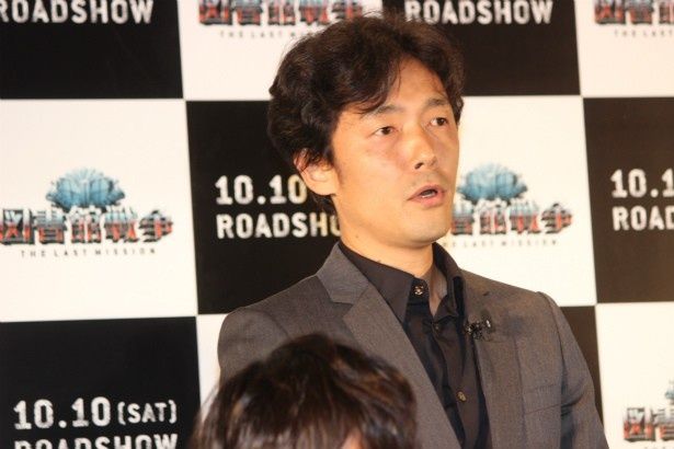 メガホンをとった佐藤信介監督