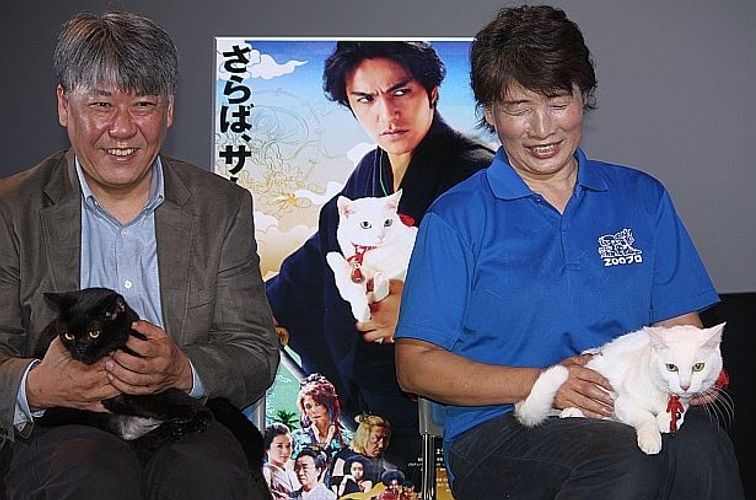 「猫侍」で人気の白猫・玉之丞＆黒猫・ヤムヤムが登場！