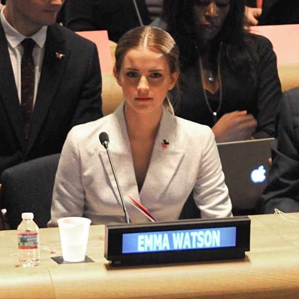 【写真を見る】国連本部で演説を行ったエマ