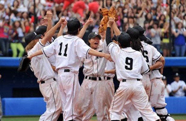 市原隼人ら扮するニコガクメンバーが野球に青春をぶつける『ROOKIES 卒業』