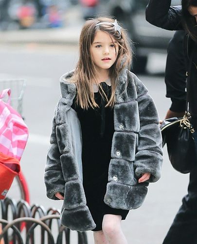 スリ ケイティ似のファッションでアイススケート 最新の映画ニュースならmovie Walker Press