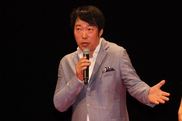 メガホンをとった田中光敏監督