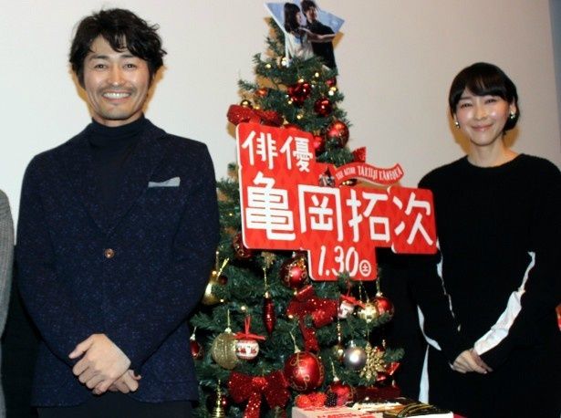 【写真を見る】『俳優 亀岡拓次』の昨年のイベントに登壇した安田顕と麻生久美子