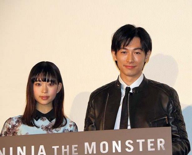 映画『NINJA THE MONSTER』の舞台挨拶に登場した森川葵とディーン・フジオカ