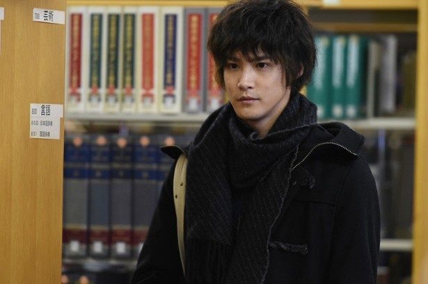 板野友美が見つめる先は のぞきめ の新写真を公開 最新の映画ニュースならmovie Walker Press