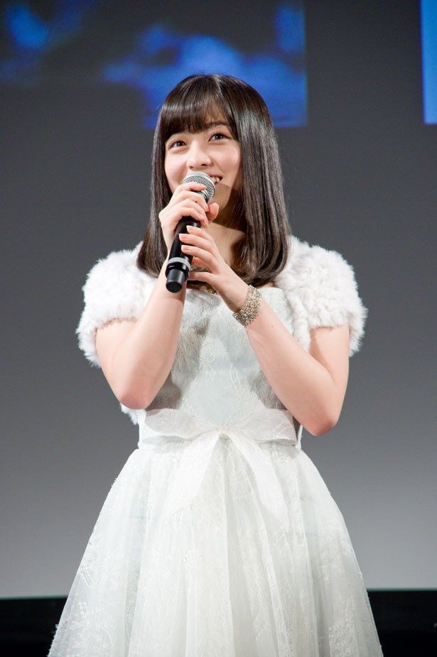 純白ドレス姿でゆうばり国際ファンタスティック映画祭2016に登場した橋本環奈