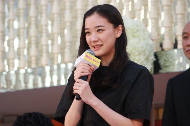 庄太の彼女・間宮憲子役の蒼井優