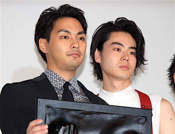 【写真を見る】柳楽優弥＆菅田将暉、信頼感と仲の良さがビシビシ伝わるトークを展開！