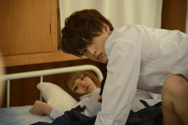 日本一かわいい巨乳レイヤー 御伽ねこむがベッドで男子を誘惑 画像2 9 Movie Walker Press