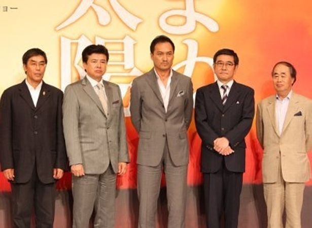 左から：若松節朗監督、三浦友和、渡辺謙、石坂浩二、角川歴彦