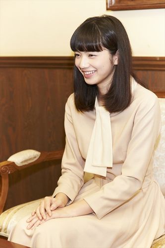 小松菜奈の恋愛論「親友の元カレには身を引く」