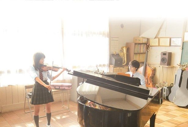 【写真を見る】広瀬すずと山崎賢人が半年間の猛特訓！本作でヴァイオリン＆ピアノに挑戦