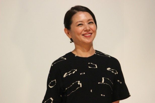 笑顔の小泉今日子