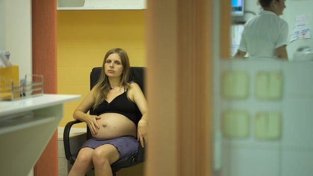 【写真を見る】妊娠中の監督。まさか妊娠糖尿病だったとは…！