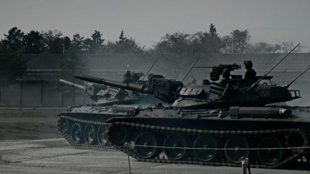 自衛隊OBなどの監修により、リアルな再現度を追求した『アトラクション4D 戦車ライド』