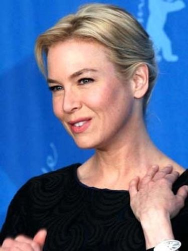 レネー・ゼルウィガー、新恋人B・クーパーとスペインでバカンス