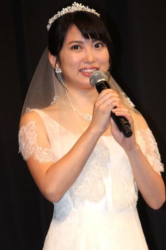 志田未来、ウエディングドレス姿を披露「ずっと昔から結婚願望が強かった」