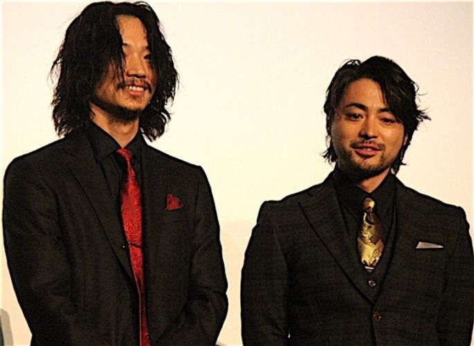 綾野剛、親友・山田孝之の思いを代弁！「孝之のかわりにお礼を申し上げます」