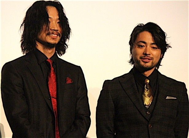 山田孝之と綾野剛の登場に会場からも歓声！