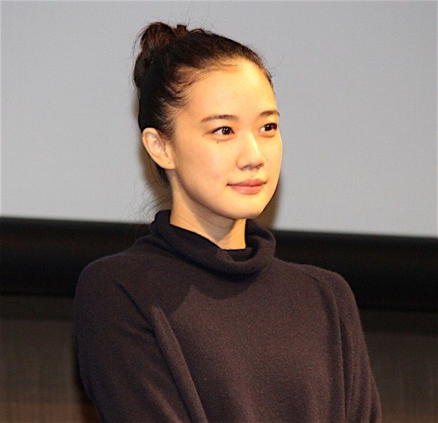 アズミハルコ役の蒼井優