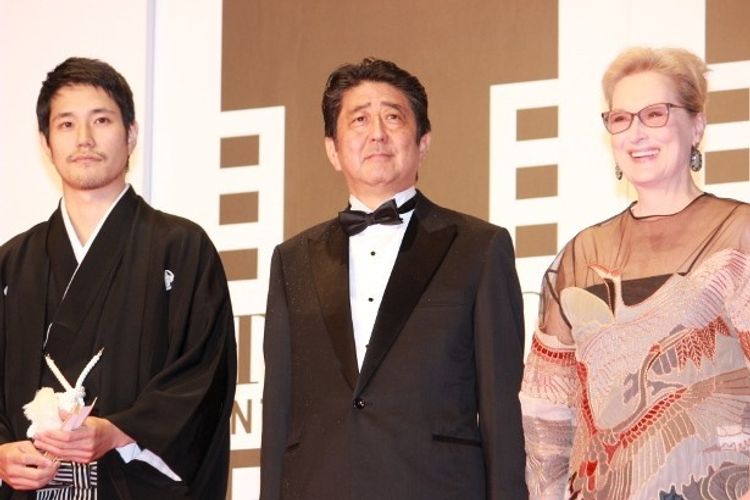 松山ケンイチ、“安倍マリオ”こと安倍総理とメリル・ストリープに会えて感激！