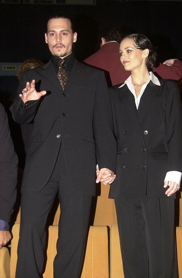 ジョニーとヴァネッサは1998年から交際を開始し、翌年リリーを授かった