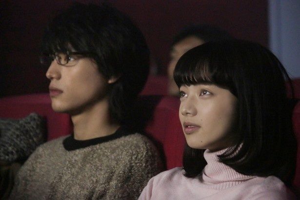 恋の相手に振り回される役が多かった小松の“王道モテ系女子”演技