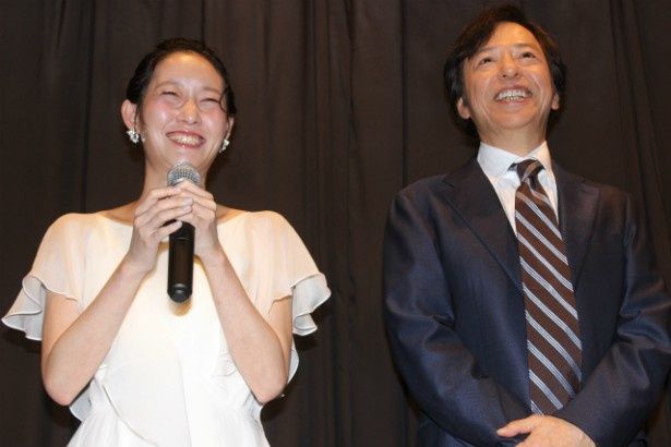 板尾創路と共に「射精して帰ってください」と言って照れた芦名すみれ