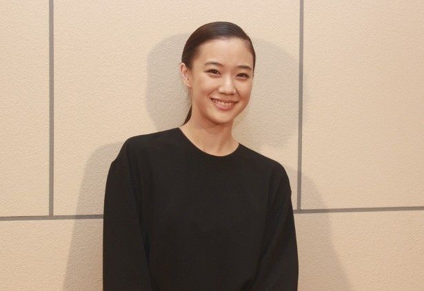 アラサーチームで意気投合したという蒼井優