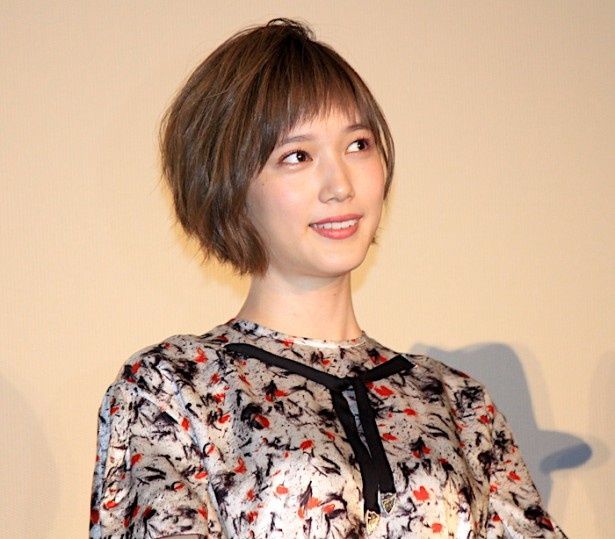 舞台挨拶に登場した本田翼