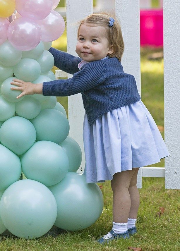 2015年5月の誕生以来、シャーロット王女の写真も注目を集めてきた