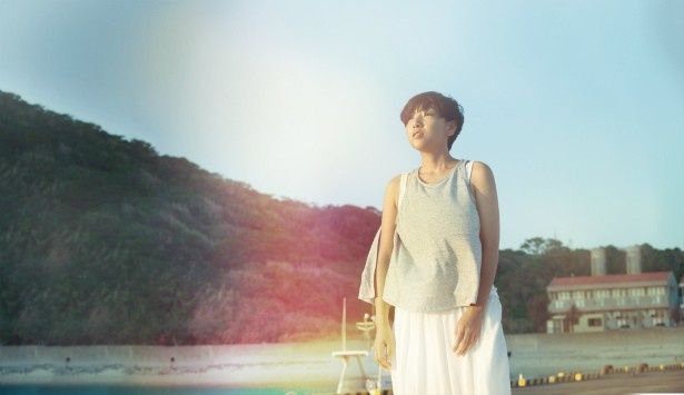 島で開催されるコンサートのためにやってきたヴァイオリニストの北川祐子(安藤サクラ)