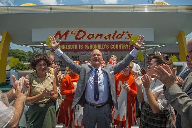 マイケル・キートンは『The Founder』で、マクドナルドを巨大チェーンにしたセールスマンを演じている