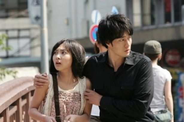 日韓人気俳優が緊張感溢れるアクション・ドラマで共演