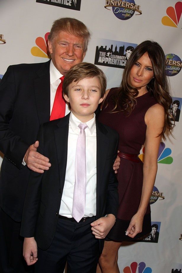 【写真を見る】トランプ大統領とメラニア夫人、息子バロンの3ショット